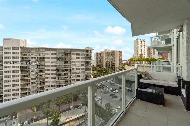 $655,000 | 218 Southeast 14th Street, Unit 1003, Miami, FL 33131