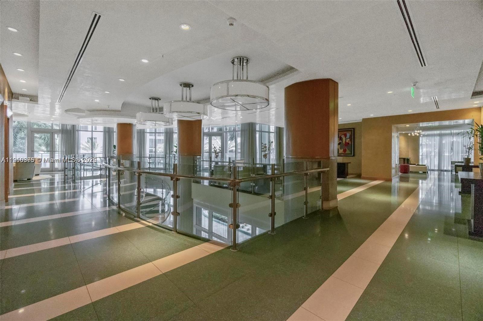 218 Southeast 14th Street, Unit 1003 Miami, FL 33131 - Photo 6 of 27