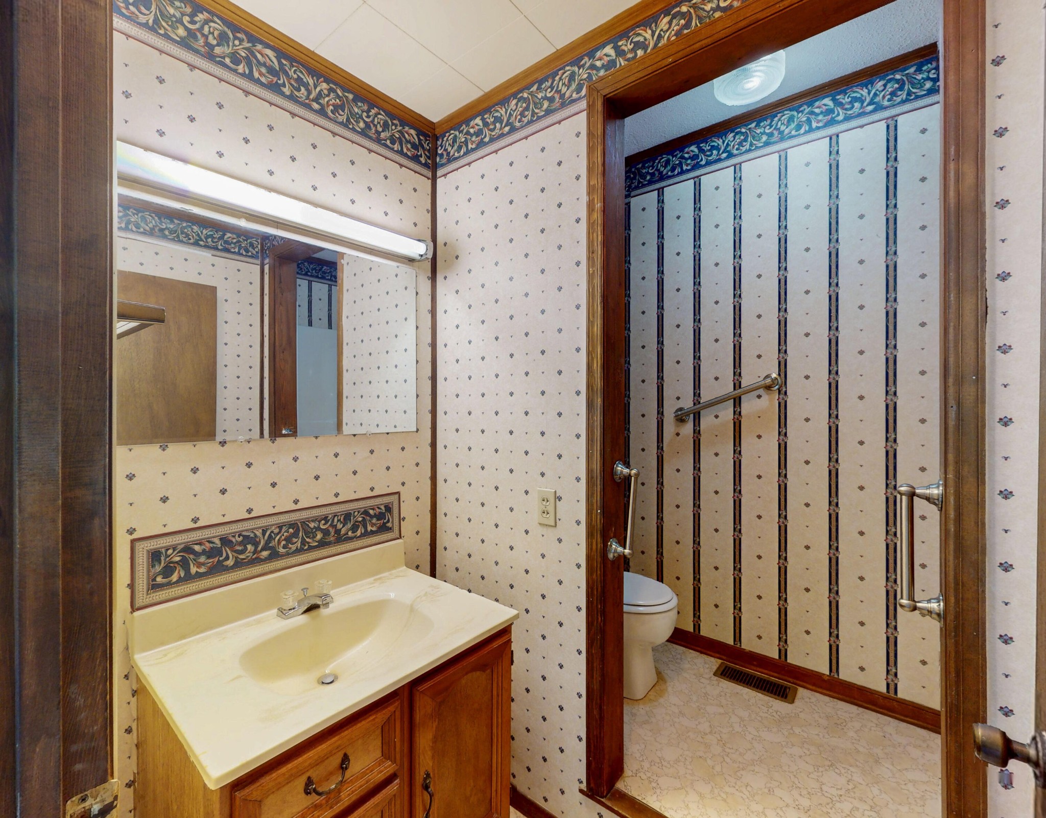 428 Caldwell Road Southeast Cleveland, TN 37323 - Photo 43 of 91 a bathroom with a sink a mirror and a shower