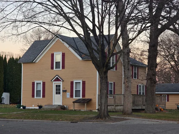 $239,900 | 145 Milwaukee Avenue Southwest, Hutchinson, MN 55350