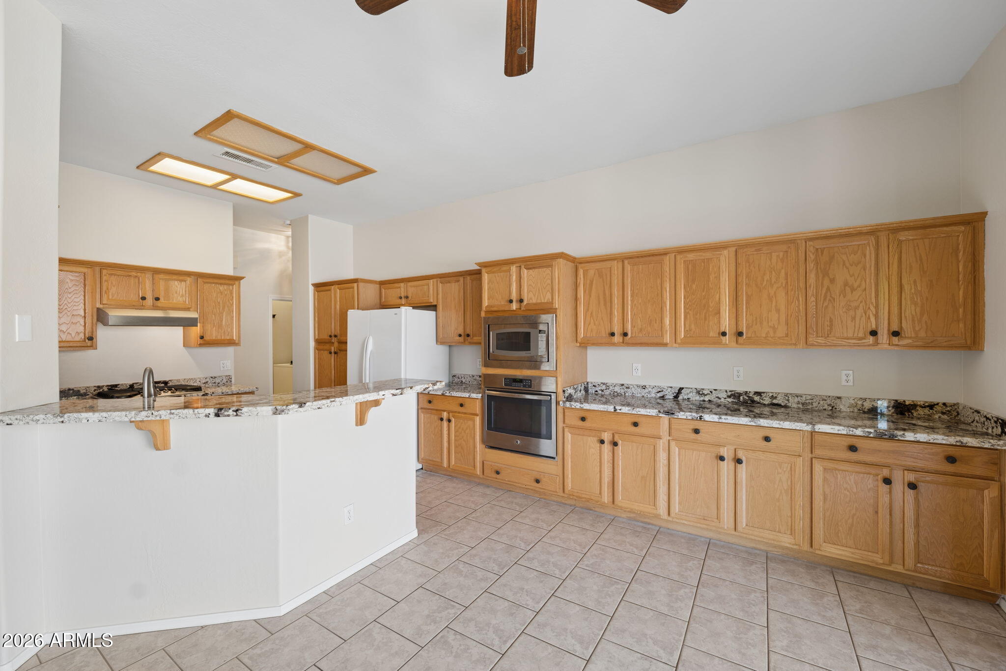 4418 East Jaeger Road Phoenix, AZ 85050 - Photo 8 of 42 6 - Kitchen