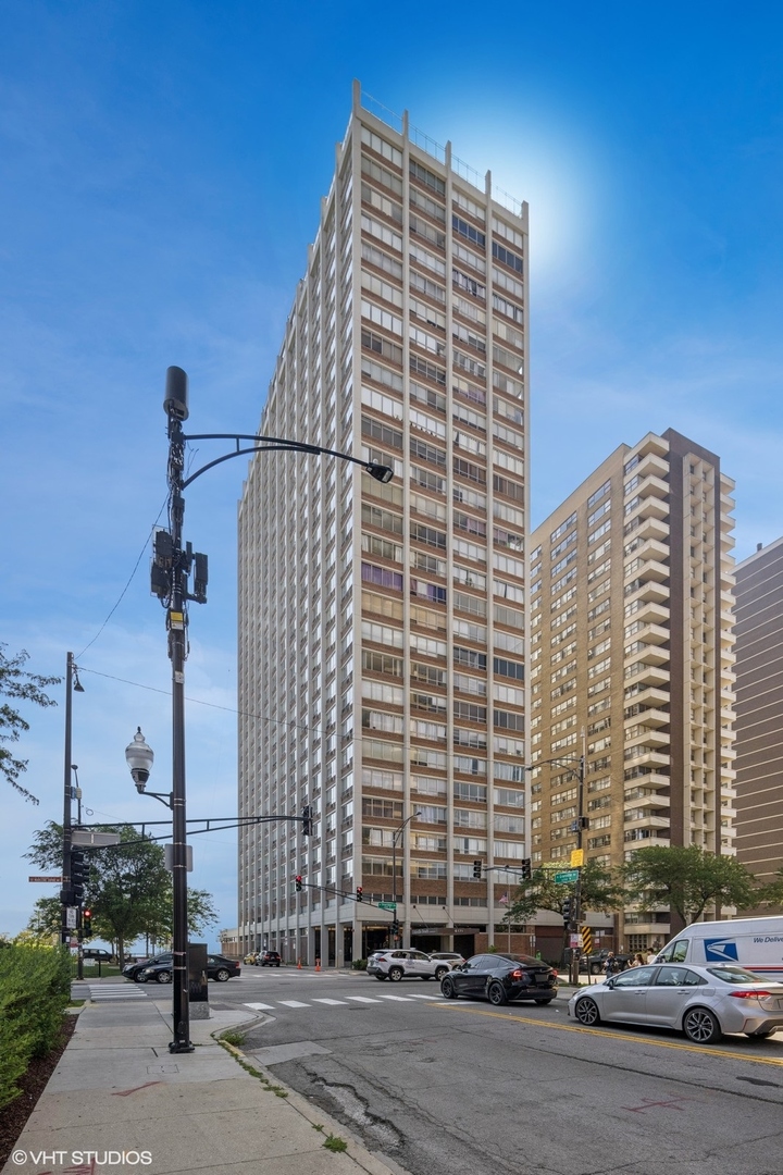 6171 North Sheridan Road, Unit 2404 Chicago, IL 60660 - Photo 2 of 30 a front view of a building