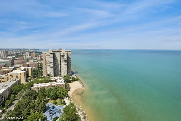 $169,000 | 6171 North Sheridan Road, Unit 2404, Chicago, IL 60660