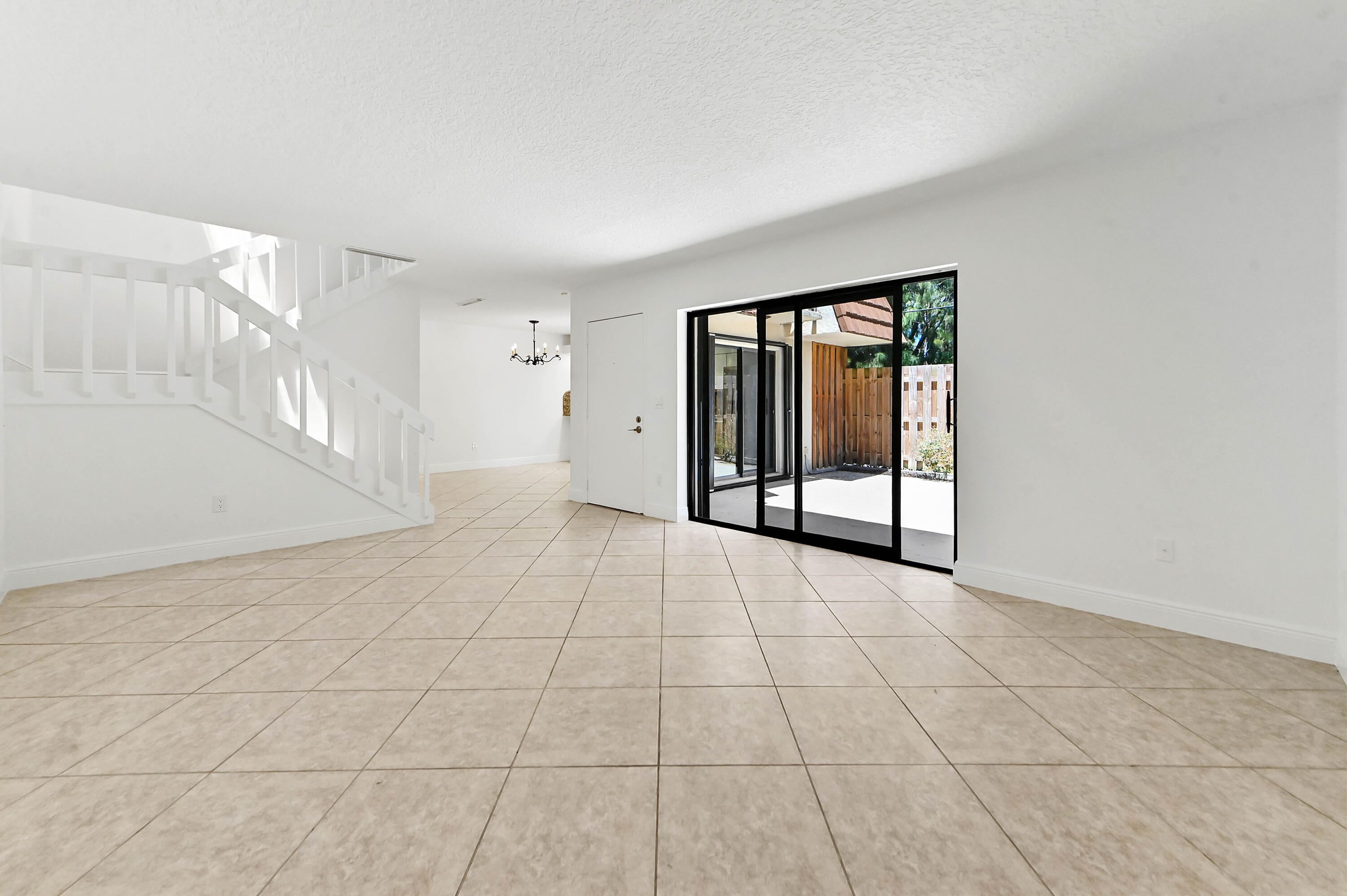 825 Center Street, Unit 12A Jupiter, FL 33458 - Photo 6 of 21 07 living room 02