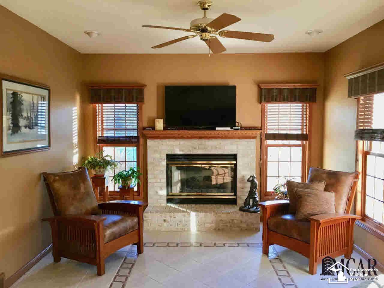 8659 Jackman Road Temperance, MI 48182 - Photo 22 of 45 Living Room