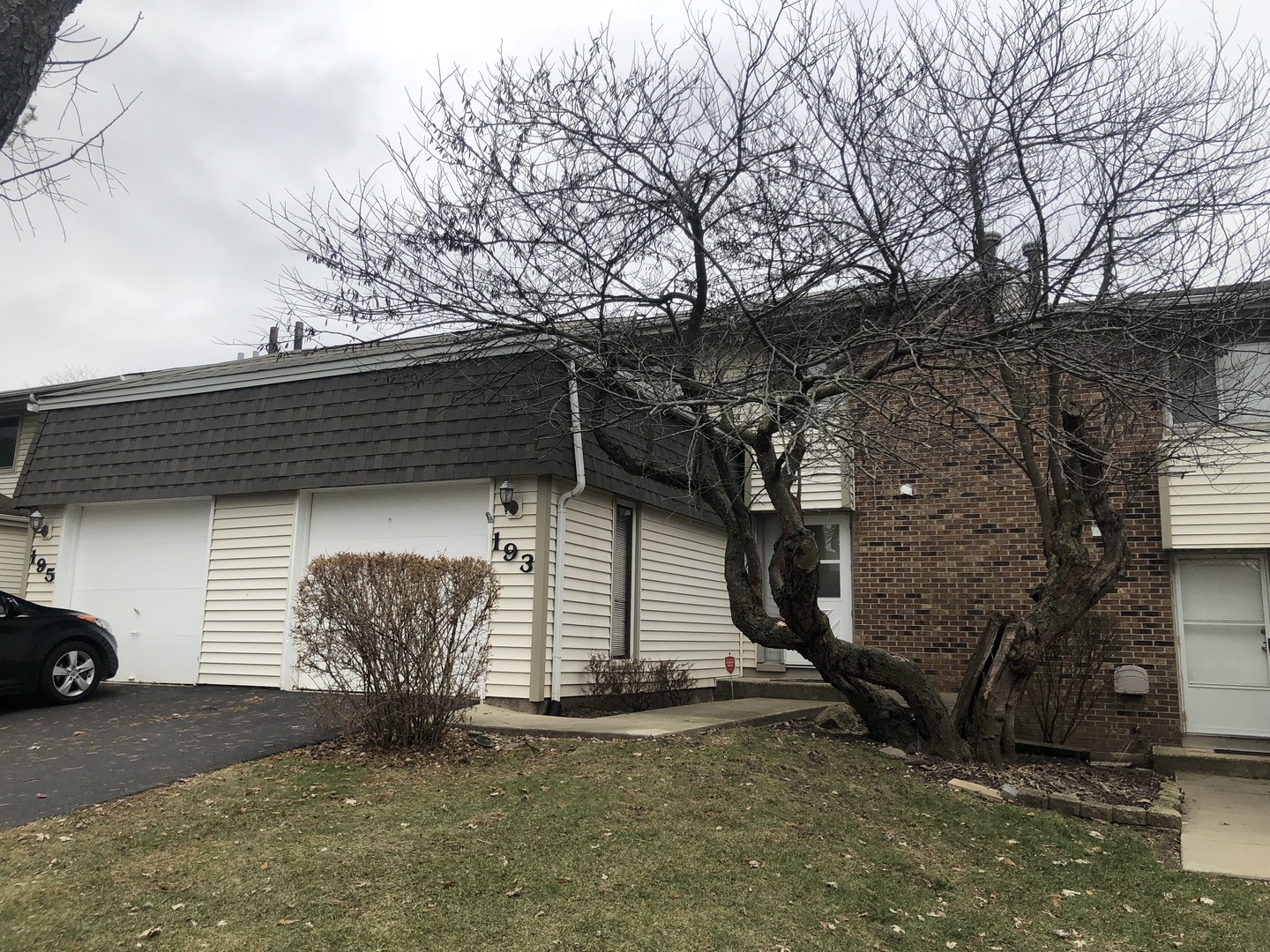 193 Roberts Road Bolingbrook, IL 60440 - Photo 1 of 7