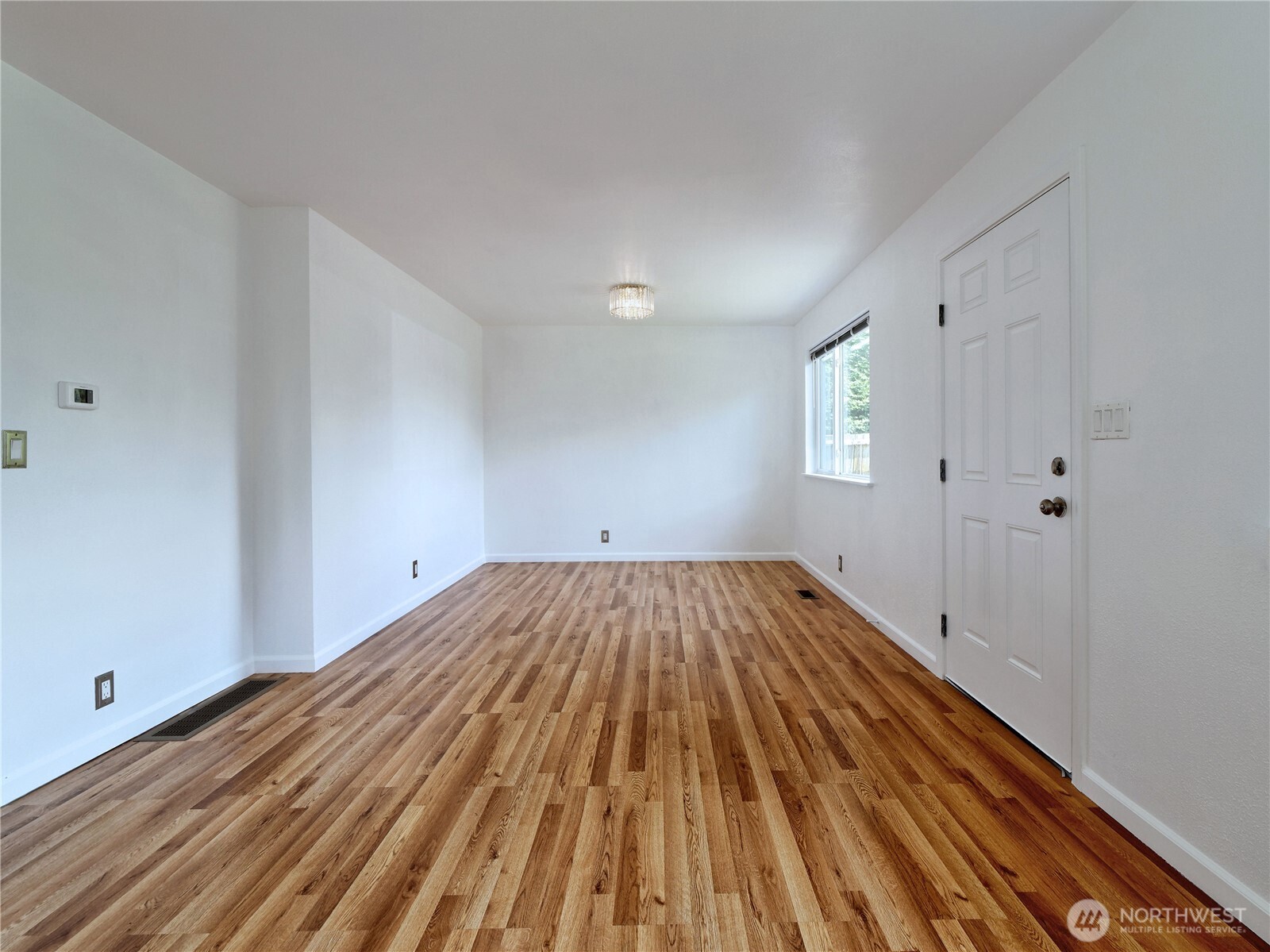 423 Lind Avenue Southwest Renton, WA 98057 - Photo 6 of 33