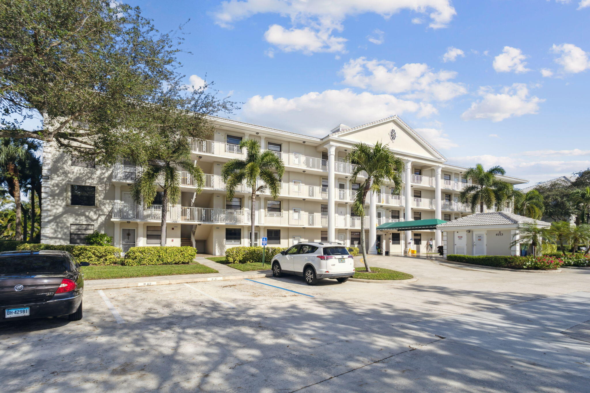 6073 Balboa Circle, Unit 201 Boca Raton, FL 33433 - Photo 6 of 40 Building 5, front