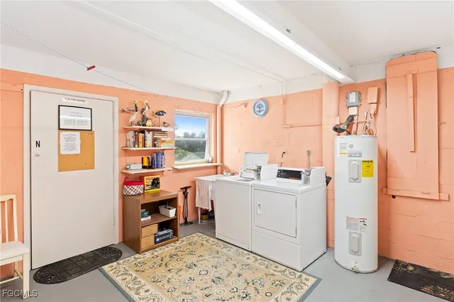 a view of a house with backyard and garden