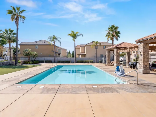 $415,000 | 1573 Joy Drive, Clovis, CA 93619