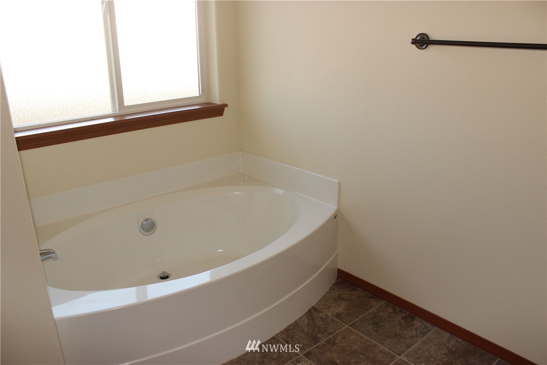 6312 199th Loop Southwest Rochester, WA 98579 - Photo 13 of 14 Gallery Image 13