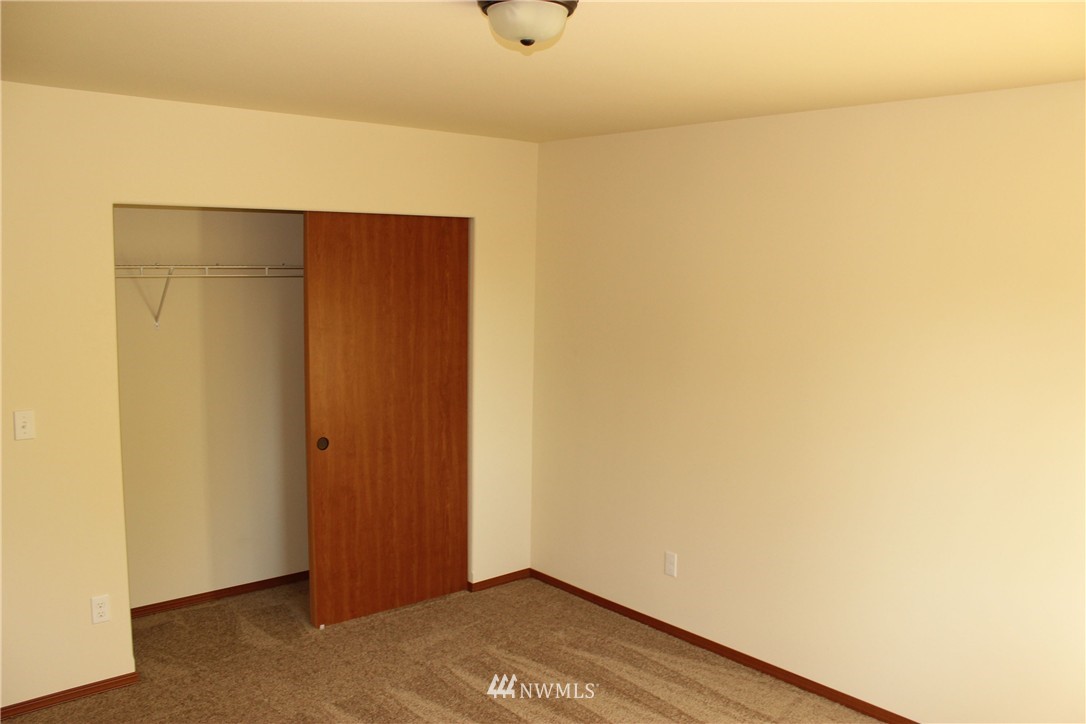 6312 199th Loop Southwest Rochester, WA 98579 - Photo 6 of 14 Gallery Image 6