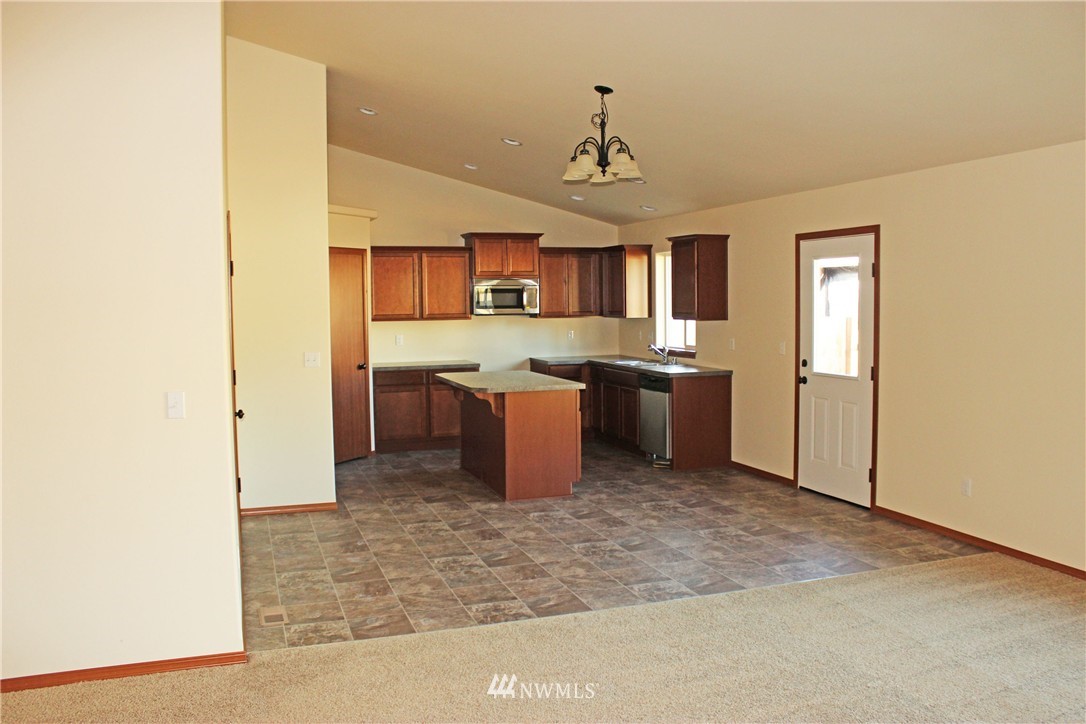 6312 199th Loop Southwest Rochester, WA 98579 - Photo 8 of 14 Gallery Image 8