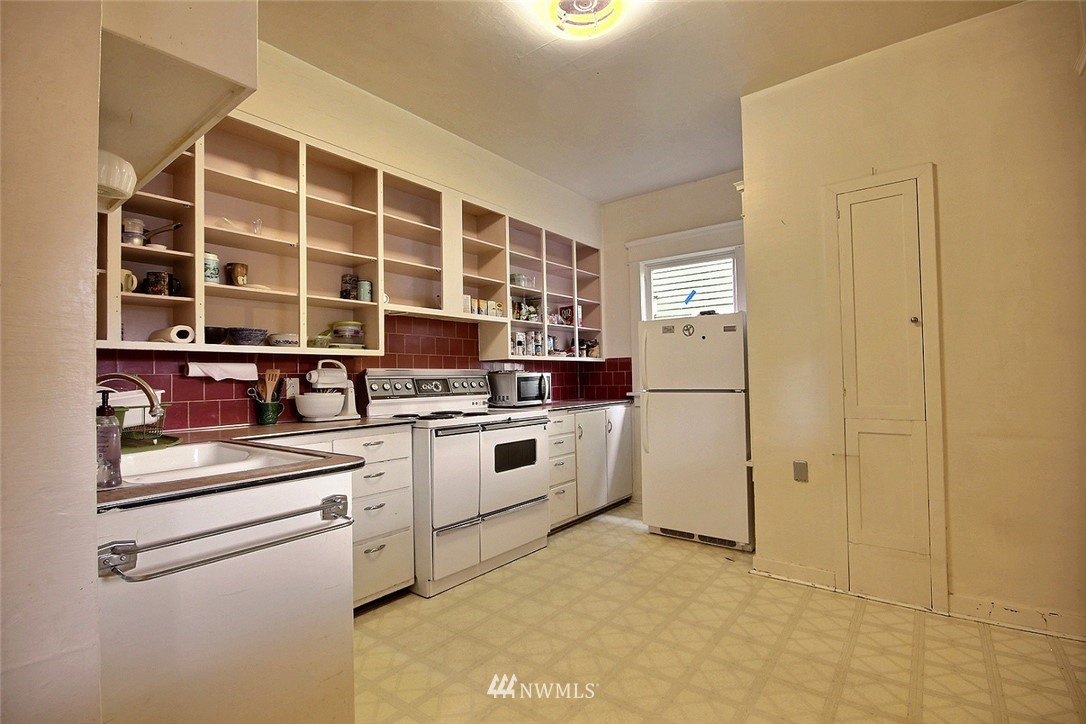 1209 Rucker Avenue Everett, WA 98201 - Photo 11 of 19