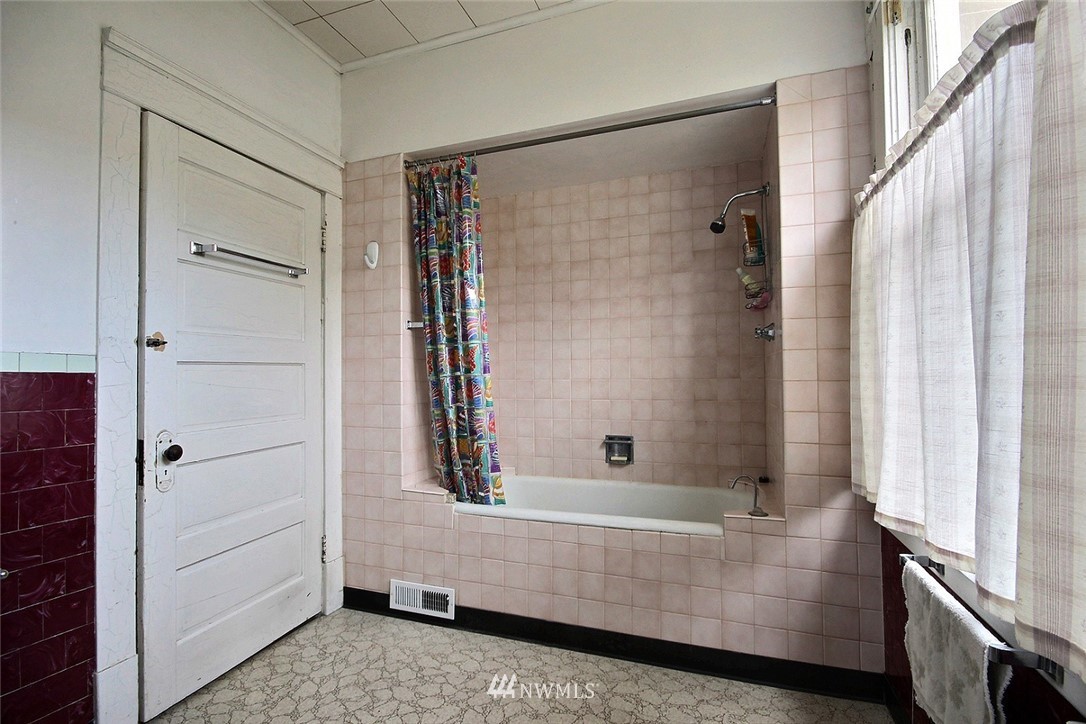 1209 Rucker Avenue Everett, WA 98201 - Photo 17 of 19