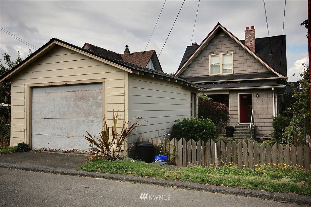 1209 Rucker Avenue Everett, WA 98201 - Photo 4 of 19