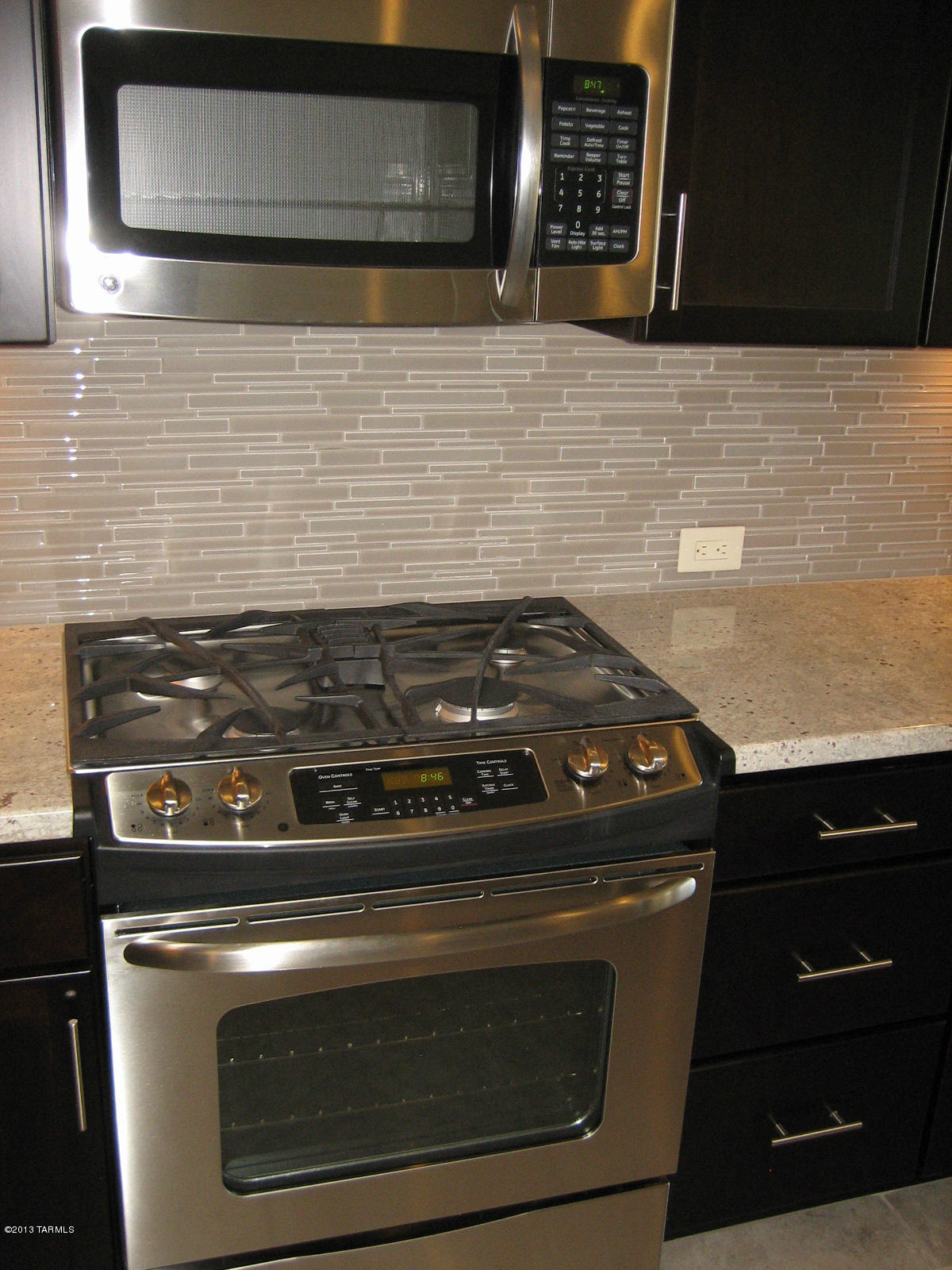 62600 East Border Rock Road Tucson, AZ 85739 - Photo 11 of 29 Stainless Gas Range!