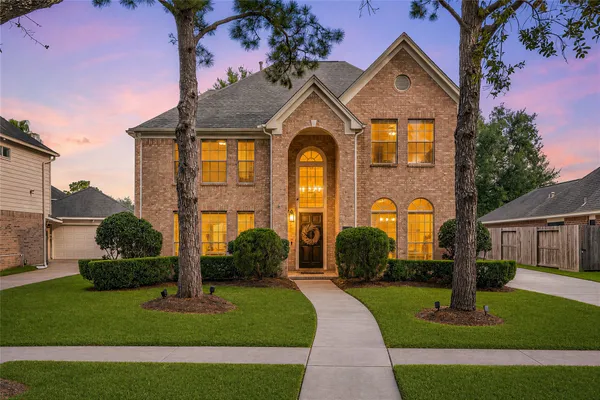 $435,500 | 2042 Lodge Crest Court, League City, TX 77573