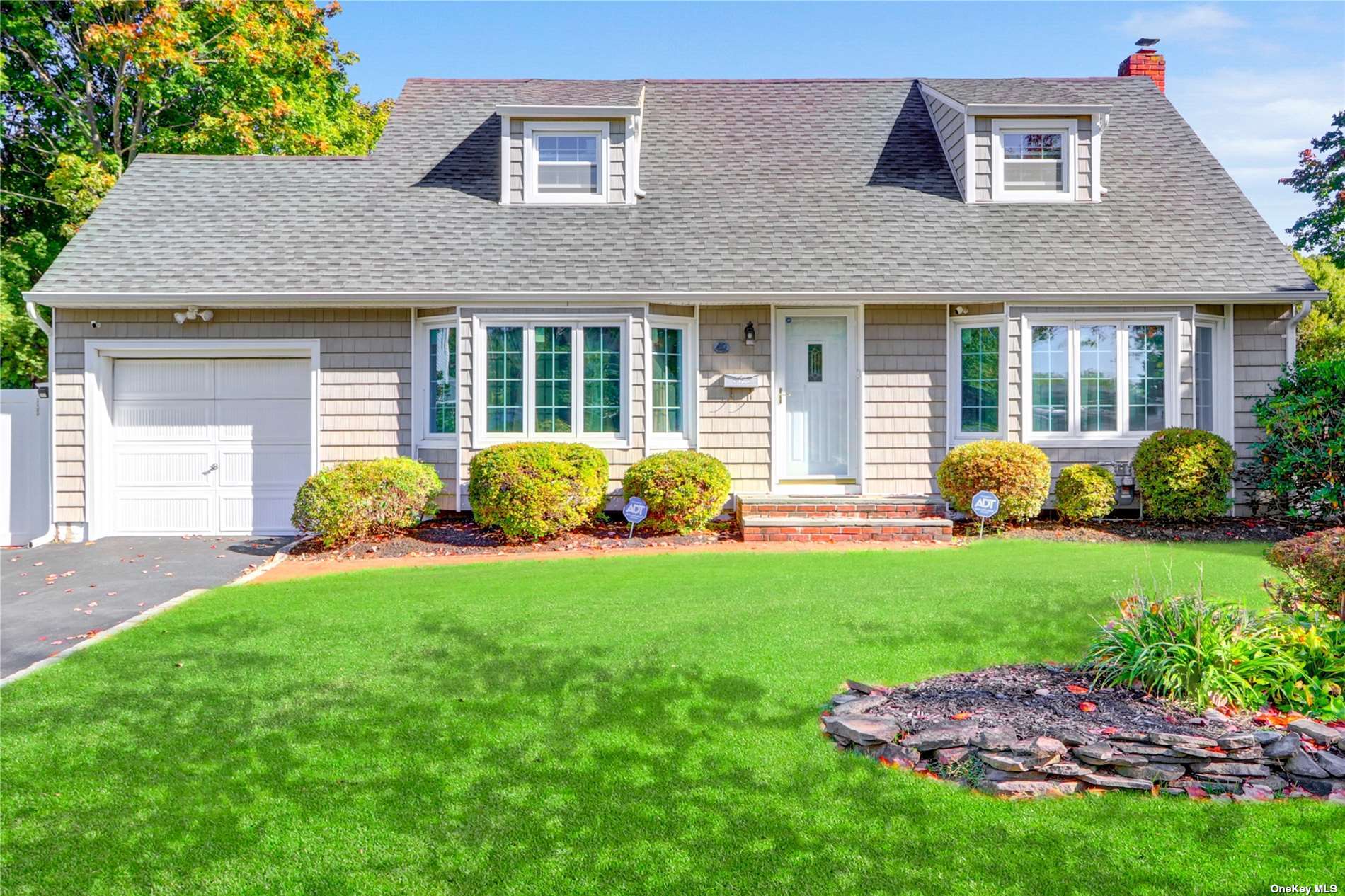 40 Radburn Drive Commack, NY 11725 - Photo 1 of 1 Gallery Image 1