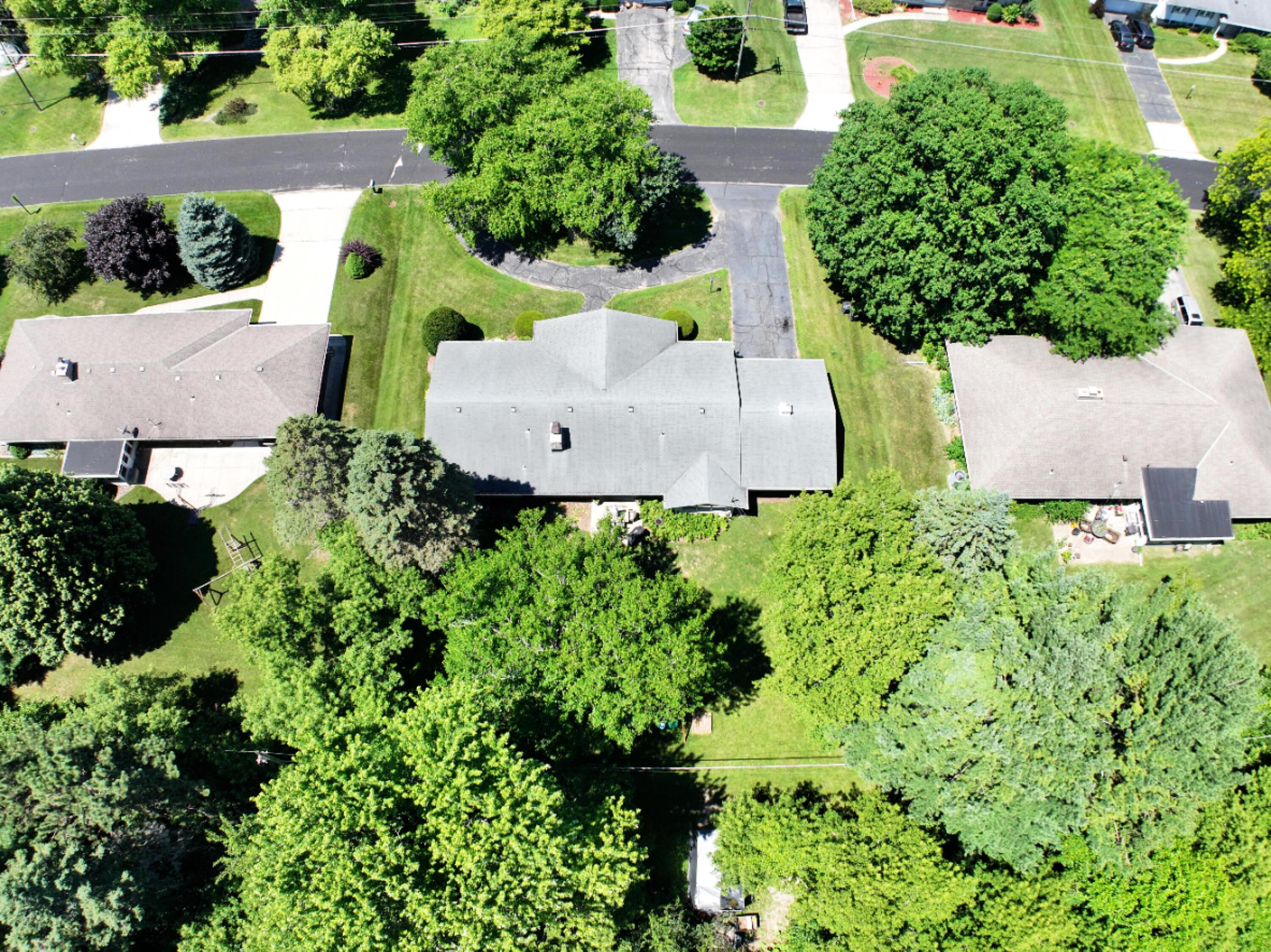 5023 Valley Trail Wind Point, WI 53402 - Photo 41 of 42 DJI_20250718104449_0054_D