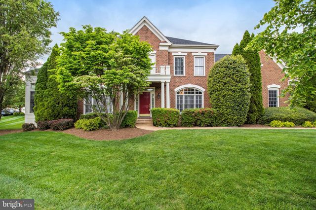 $1,200,000 | 6810 Carawood Court, Springfield, VA 22150