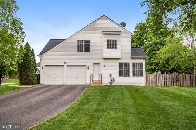 $1,200,000 | 6810 Carawood Court, Springfield, VA 22150