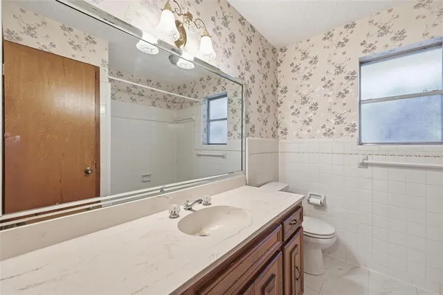 $370,000 | 904 Shelley Drive, Arlington, TX 76012