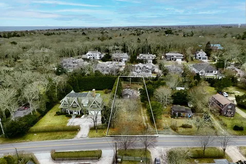 $1,775,000 | 44 Cross Highway, Amagansett, NY 11930