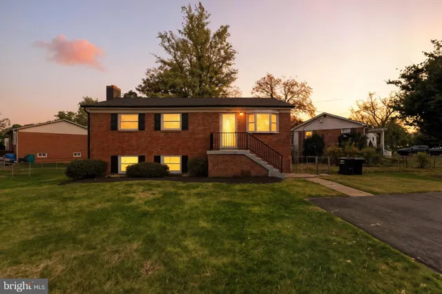 $475,000 | 9929 Loudoun Avenue, Manassas, VA 20109