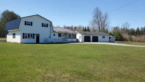 $279,900 | 5085 Redstone Road, St. Louis, MI 48880
