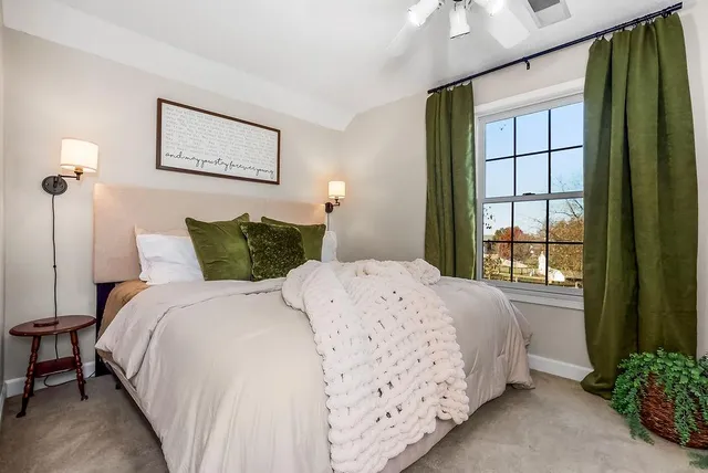 $449,900 | 440 West Skylark Circle, Gardner, KS 66030