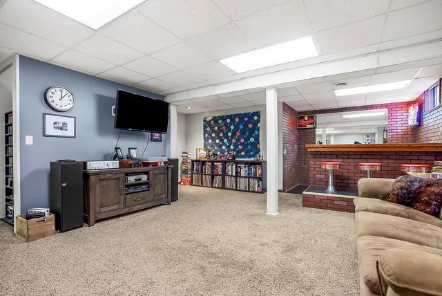 $449,900 | 440 West Skylark Circle, Gardner, KS 66030