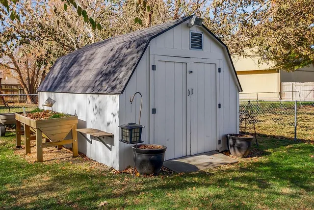 $449,900 | 440 West Skylark Circle, Gardner, KS 66030