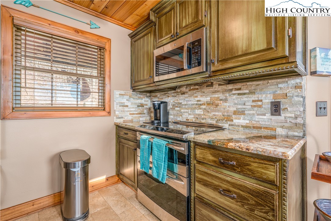 186 Grey Fox Ridge Road Banner Elk, NC 28604 - Photo 13 of 40 Gallery Image 13