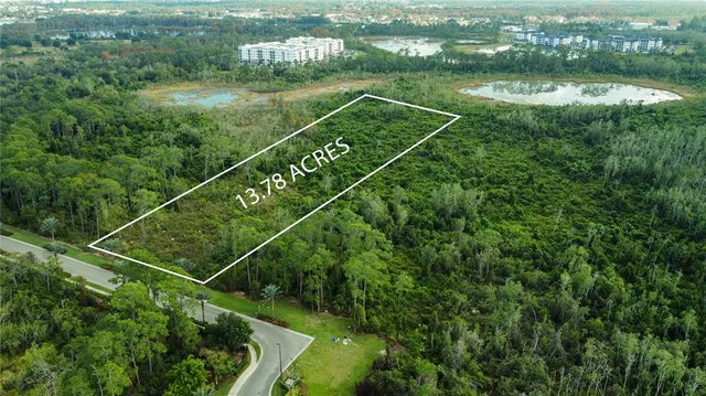 a view of a tennis court