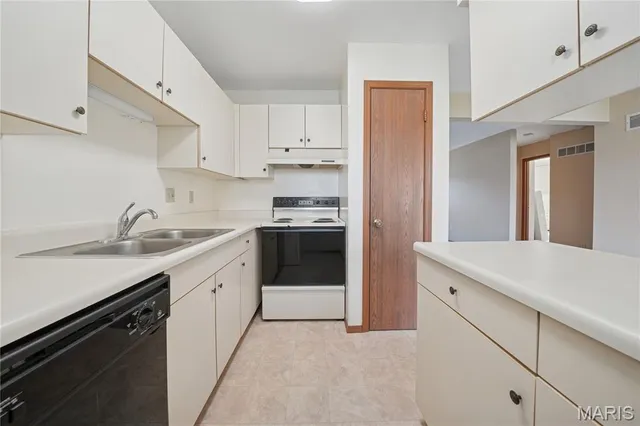 $175,000 | 1003 Hidden Ridge Trail, Valley Park, MO 63088