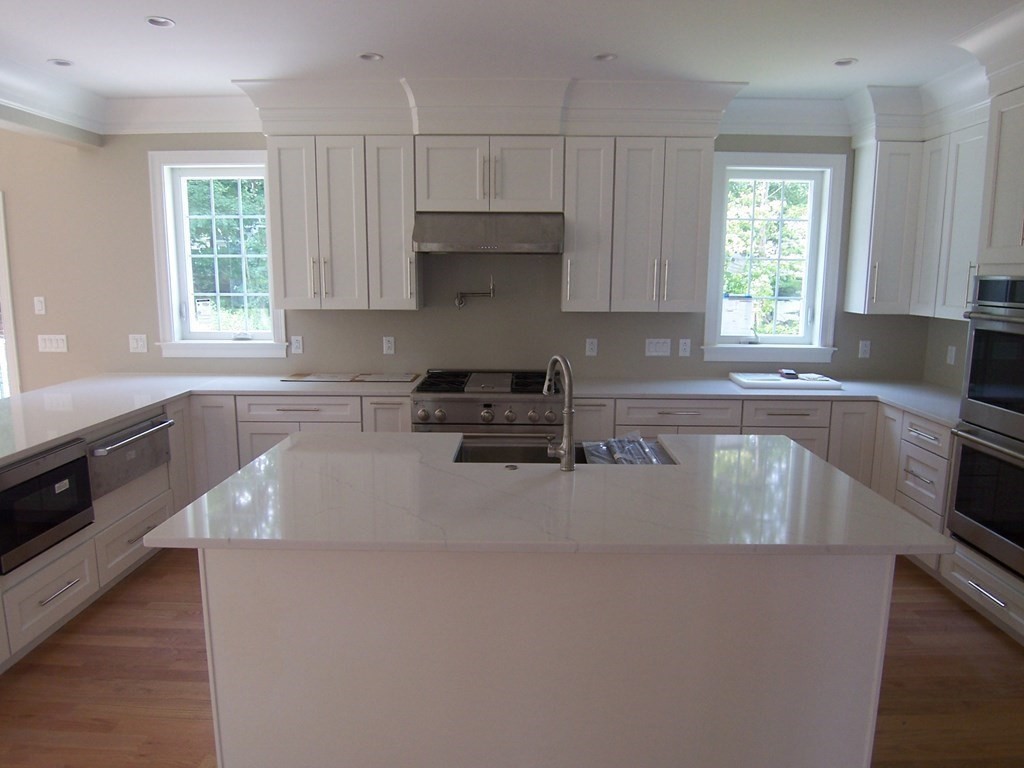 68 Cochato Road Braintree, MA 02184 - Photo 3 of 29 Gallery Image 3