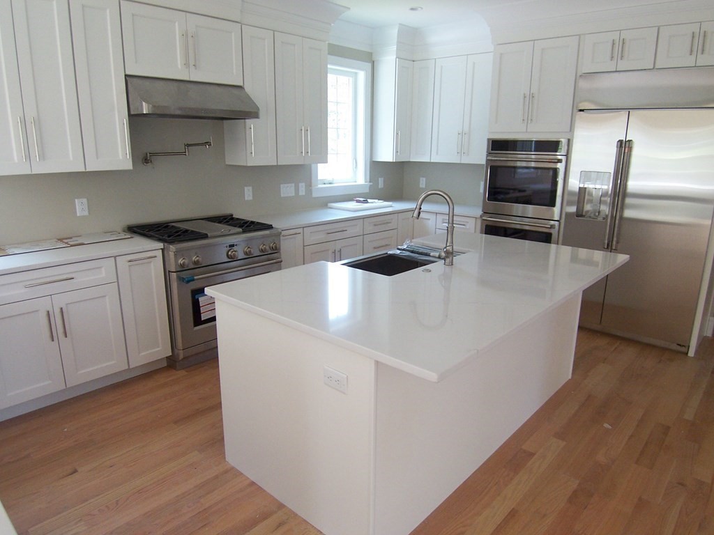 68 Cochato Road Braintree, MA 02184 - Photo 4 of 29 Gallery Image 4