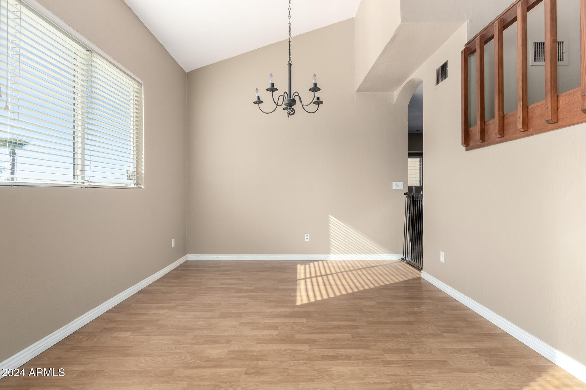 219 West Kathleen Road Phoenix, AZ 85023 - Photo 10 of 45 10 - Kathleen 219