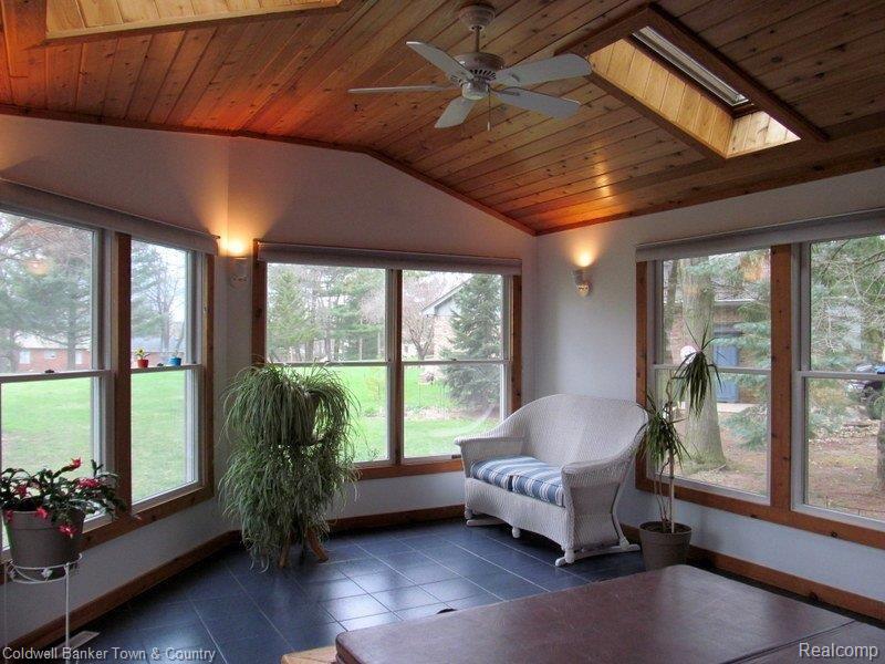10890 Reynard Road Brighton, MI 48114 - Photo 9 of 25 Florida Room II.JPG