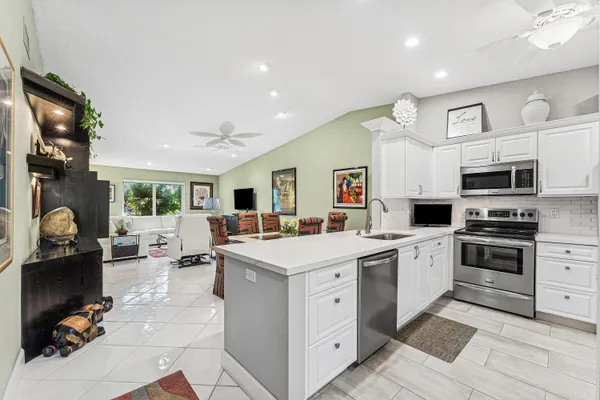 $340,000 | 6348 Pointe Pleasant Circle, Delray Beach, FL 33484