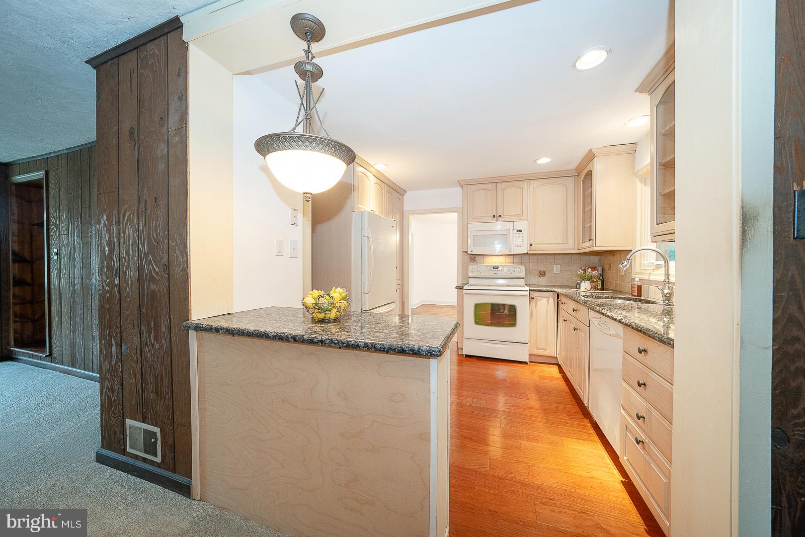 11 Curtis Road Springfield, PA 19064 - Photo 17 of 61 Kitchen