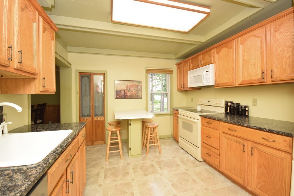 28 Manchonis Road Wilbraham, MA 01095 - Photo 3 of 24 Gallery Image 3
