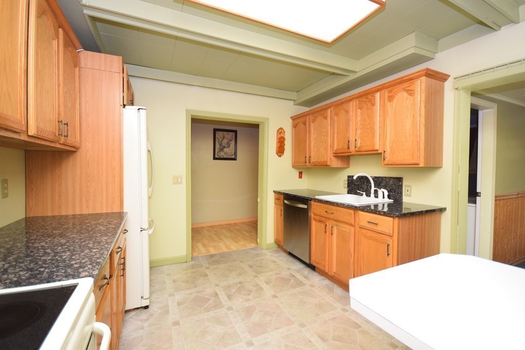 28 Manchonis Road Wilbraham, MA 01095 - Photo 4 of 24 Gallery Image 4