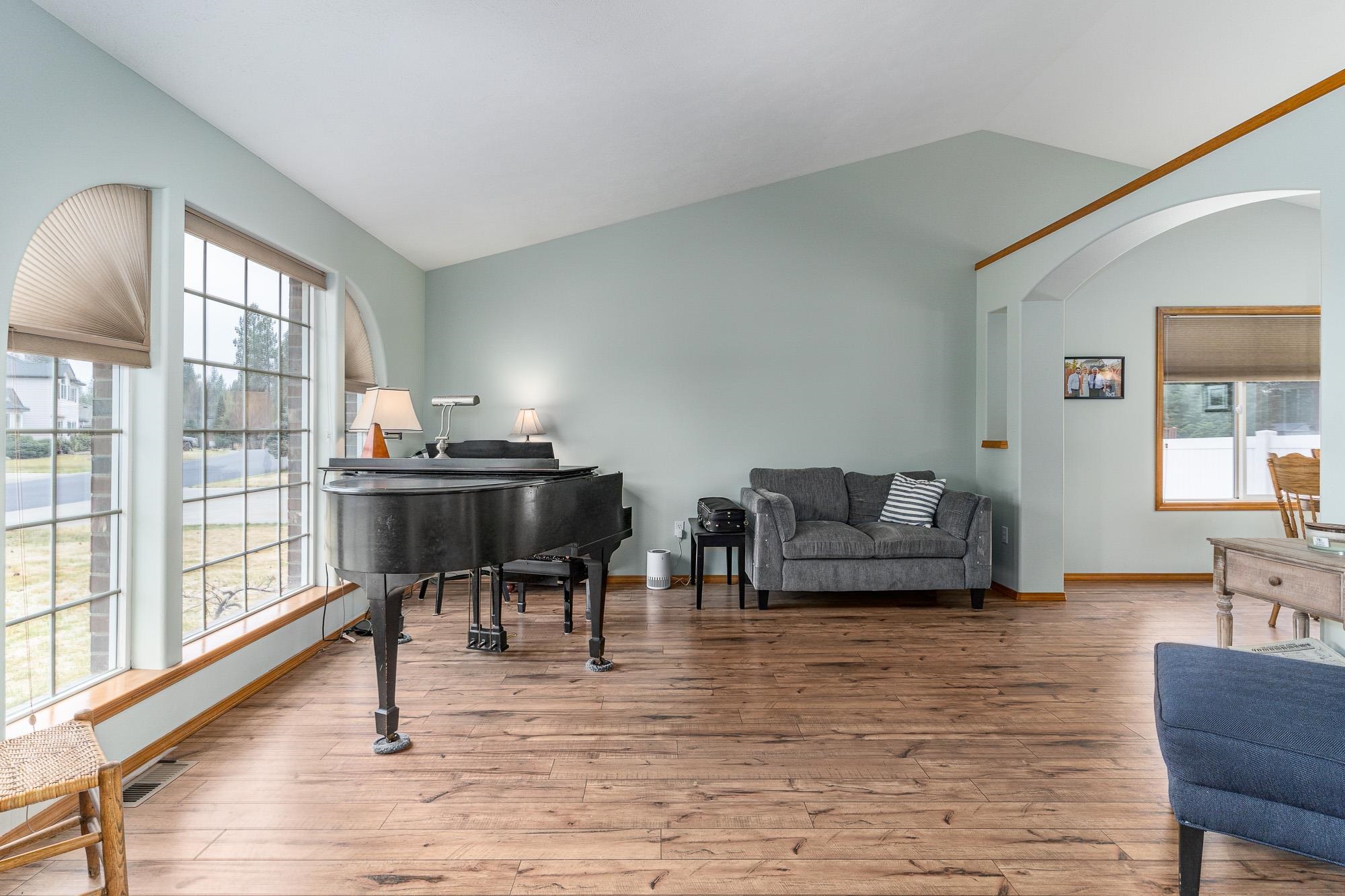 4413 East Winfield Road Mead, WA 99021 - Photo 3 of 35