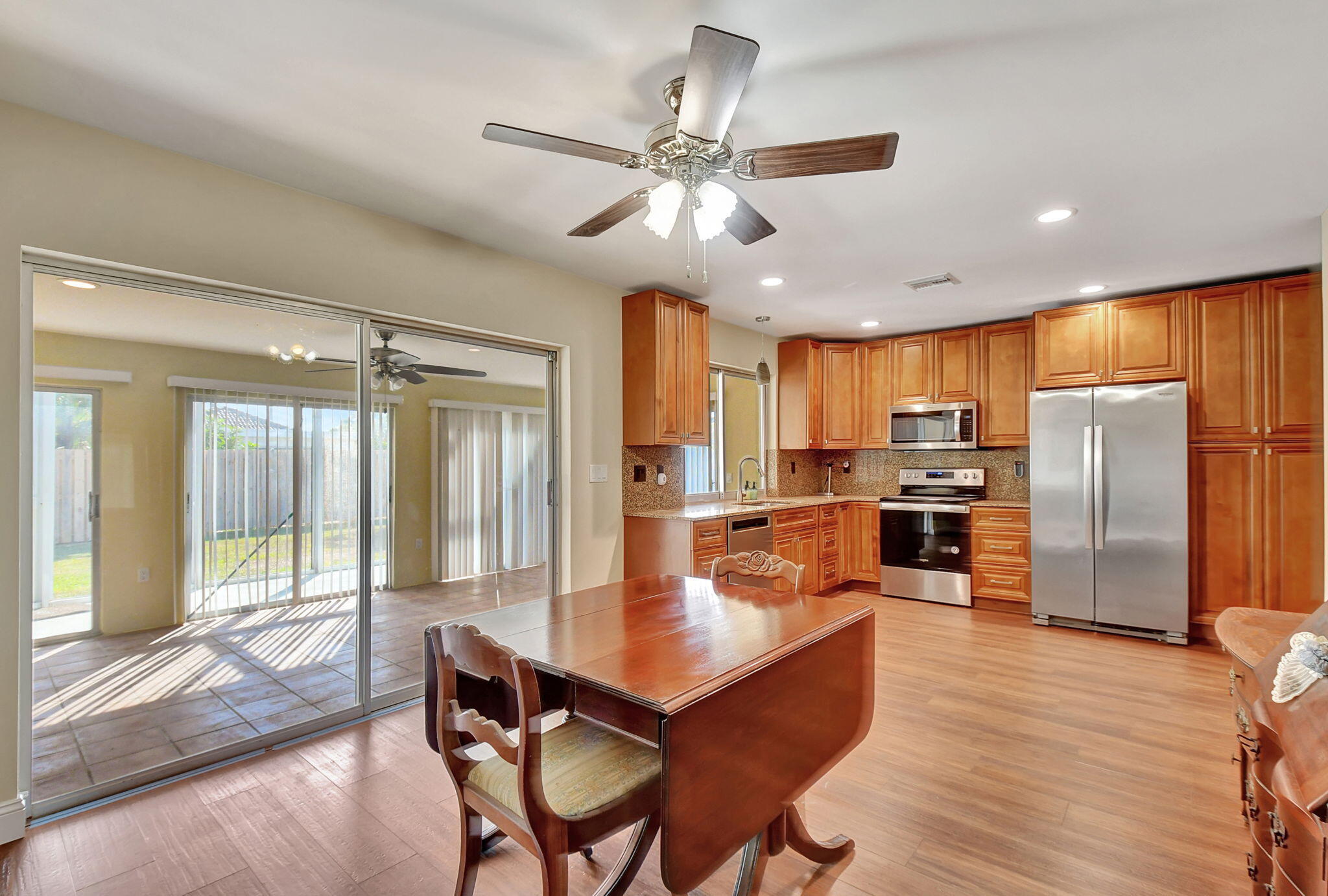 900 Southwest 3rd Street Boca Raton, FL 33486 - Photo 7 of 20 Dining/Kitchen