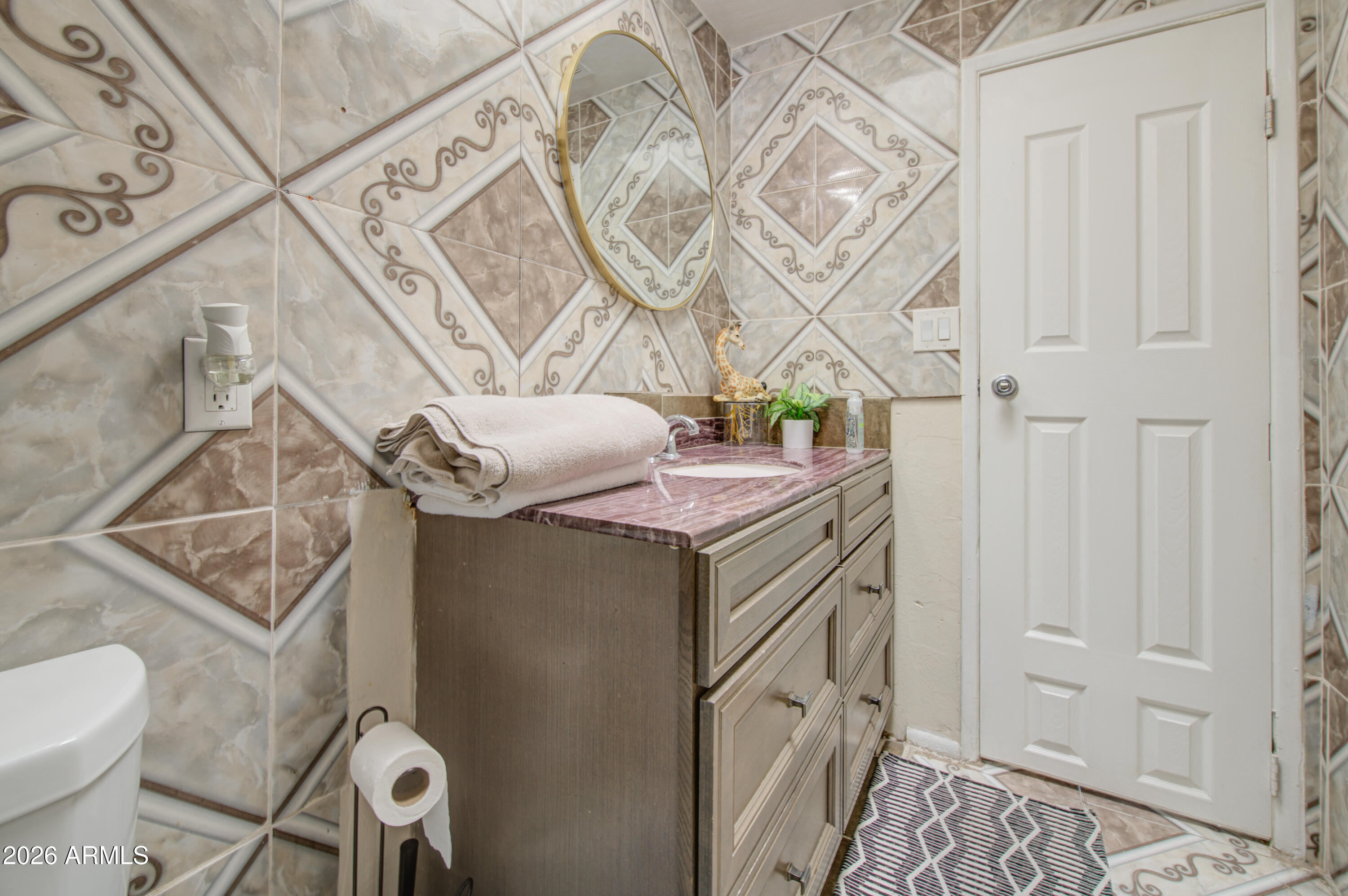 7004 West Coronado Road Phoenix, AZ 85035 - Photo 32 of 41 Bathroom 2-pic 2
