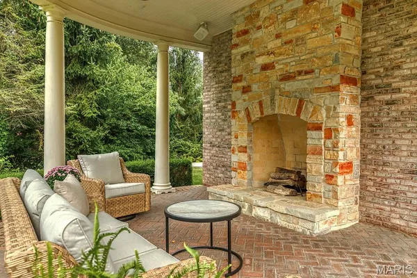 $3,295,000 | 1103 Highland Pointe Drive, St. Louis, MO 63131