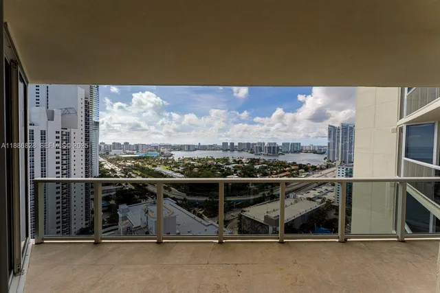 $10,800 | 19333 Collins Avenue, Unit 2607, Sunny Isles Beach, FL 33160