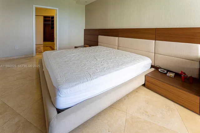 $10,800 | 19333 Collins Avenue, Unit 2607, Sunny Isles Beach, FL 33160